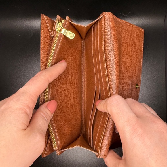**SOLD** Louis Vuitton Monogram Sarah Wallet - Picture 11 of 16